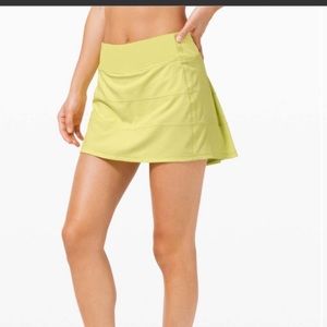 ✨NWT LULULEMON Tall Pace Rival Skirt- Lemon Vibe✨